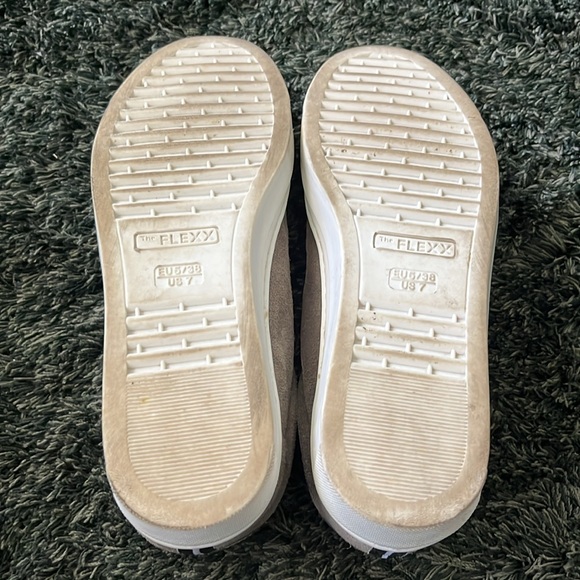 The Flexx Olive Gray Sneakers - Picture 10 of 10